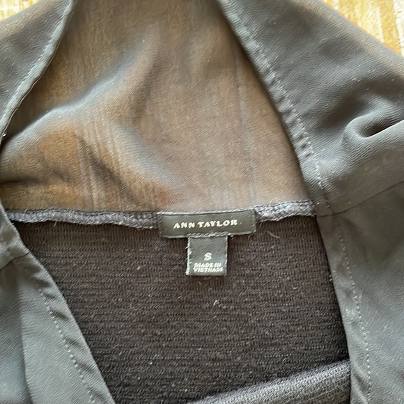 Ann Taylor Top - Picture 2 of 4